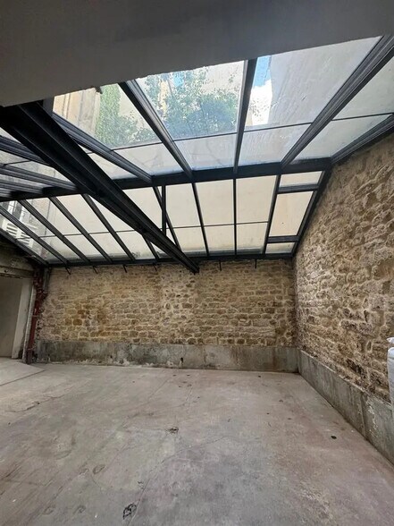 Local commercial dans Paris à louer - Photo de l’immeuble – Image 2 sur 10