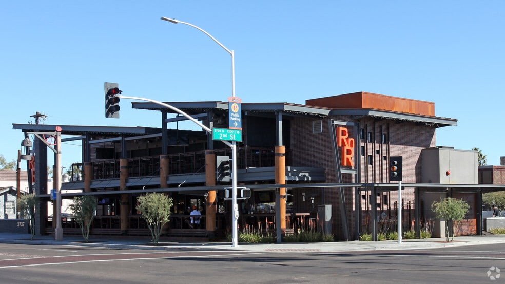 3737 N Scottsdale Rd, Scottsdale, AZ à louer - Photo principale – Image 1 sur 14