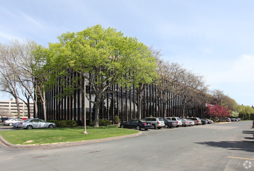 7400 Metro Blvd, Edina, MN à louer - Photo de l’immeuble – Image 1 sur 18