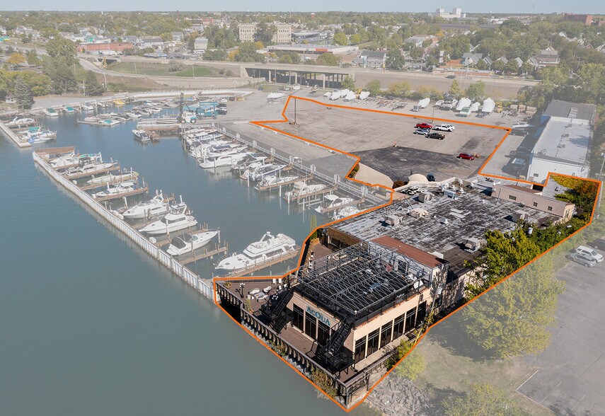 2192 Niagara St, Buffalo, NY à vendre - Aérien – Image 1 sur 1