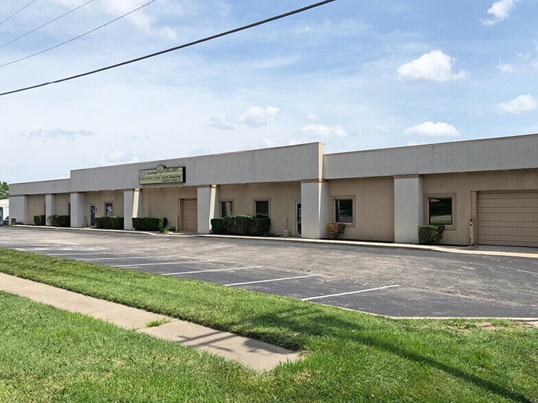 4311-4343 Merriam Dr, Overland Park, KS à louer - Photo de l’immeuble – Image 1 sur 4