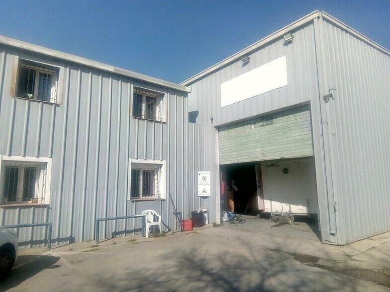 Industriel/Logistique dans Aubagne à louer - Photo de l’immeuble – Image 1 sur 10