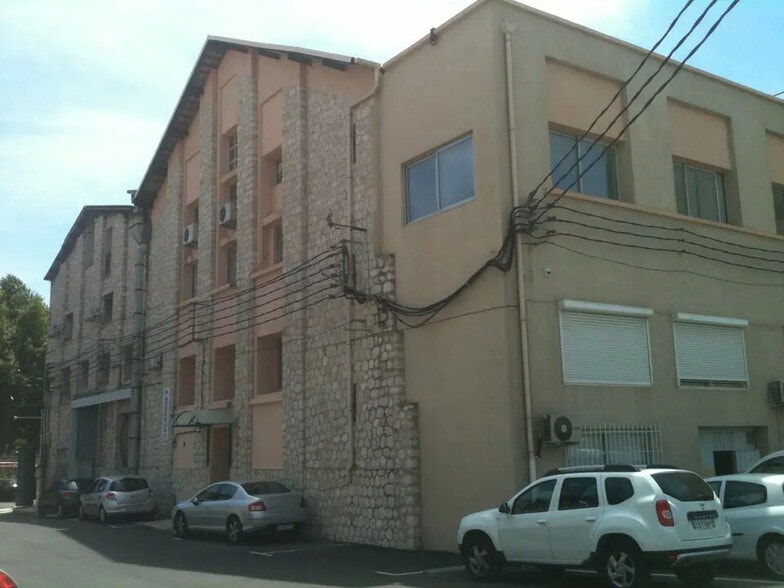 27 Boulevard Charles Moretti, Marseille à louer - Photo de l’immeuble – Image 1 sur 3