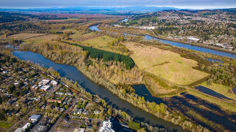 1750 Edgewater St, Salem, OR à vendre - Photo de l’immeuble – Image 2 sur 4