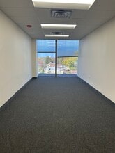 3525 W Peterson Ave, Chicago, IL à louer Photo de l’immeuble– Image 2 sur 2