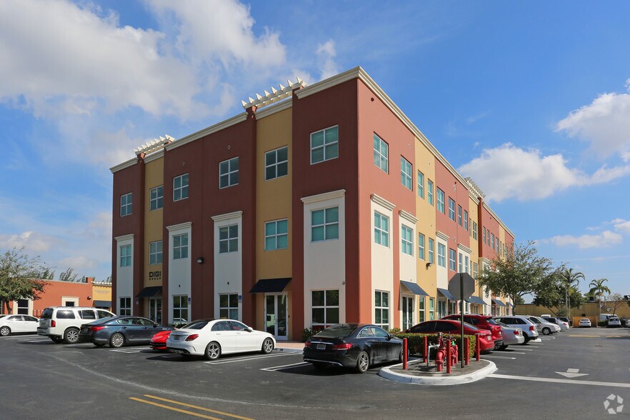 3408 W 84th St, Hialeah, FL à louer - Photo de l’immeuble – Image 2 sur 9