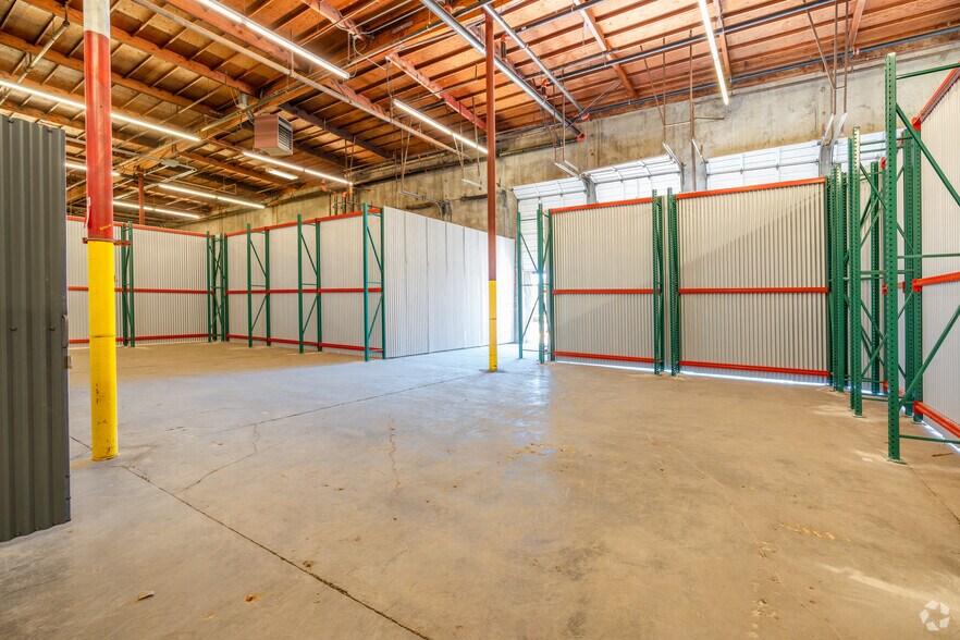 233 E Harris Ave, South San Francisco, CA à louer - Photo de l’immeuble – Image 1 sur 25
