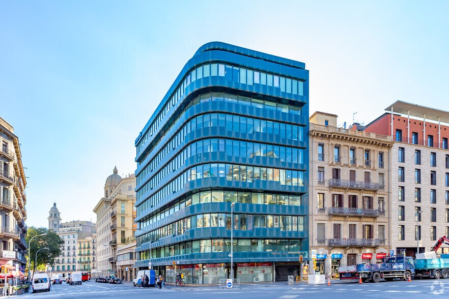 Bureau dans Barcelone, Barcelona à vendre - Photo de l’immeuble – Image 2 sur 5