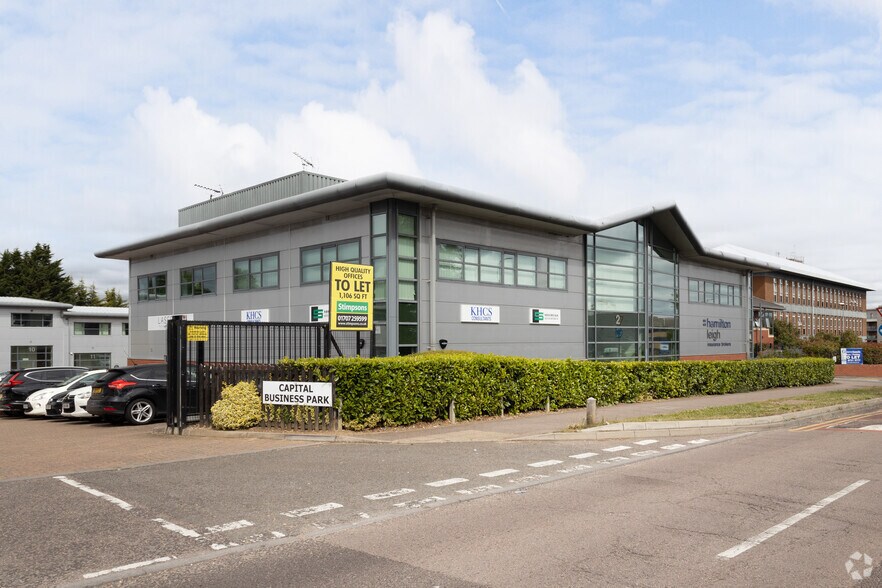 Manor Way, Borehamwood à louer - Photo de l’immeuble – Image 1 sur 10