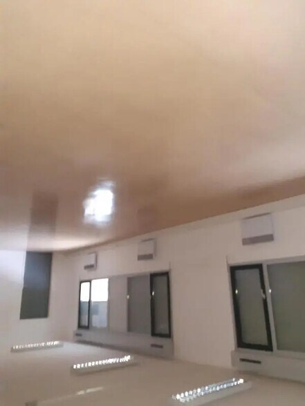 Bureau dans Champs-sur-Marne à vendre - Photo de l’immeuble – Image 2 sur 5