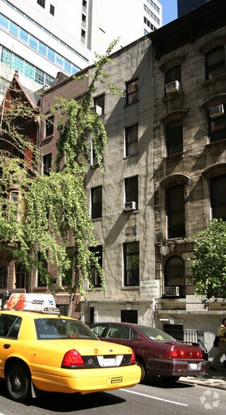 113 E 39th St, New York, NY à vendre - Photo de l’immeuble – Image 2 sur 23