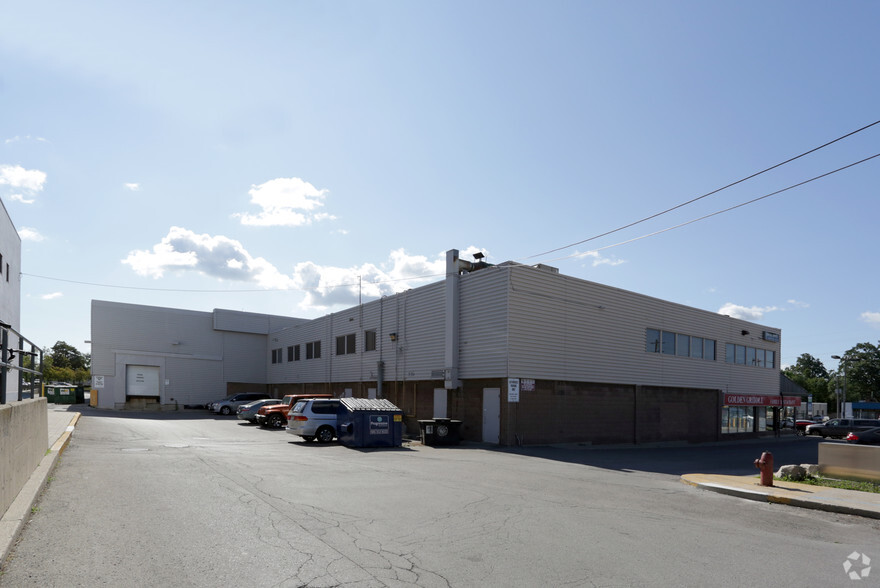 1119 Fennell Ave, Hamilton, ON à louer - Photo de l’immeuble – Image 3 sur 9