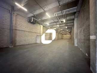 Plus de détails pour Bureau, Local d'activités à louer