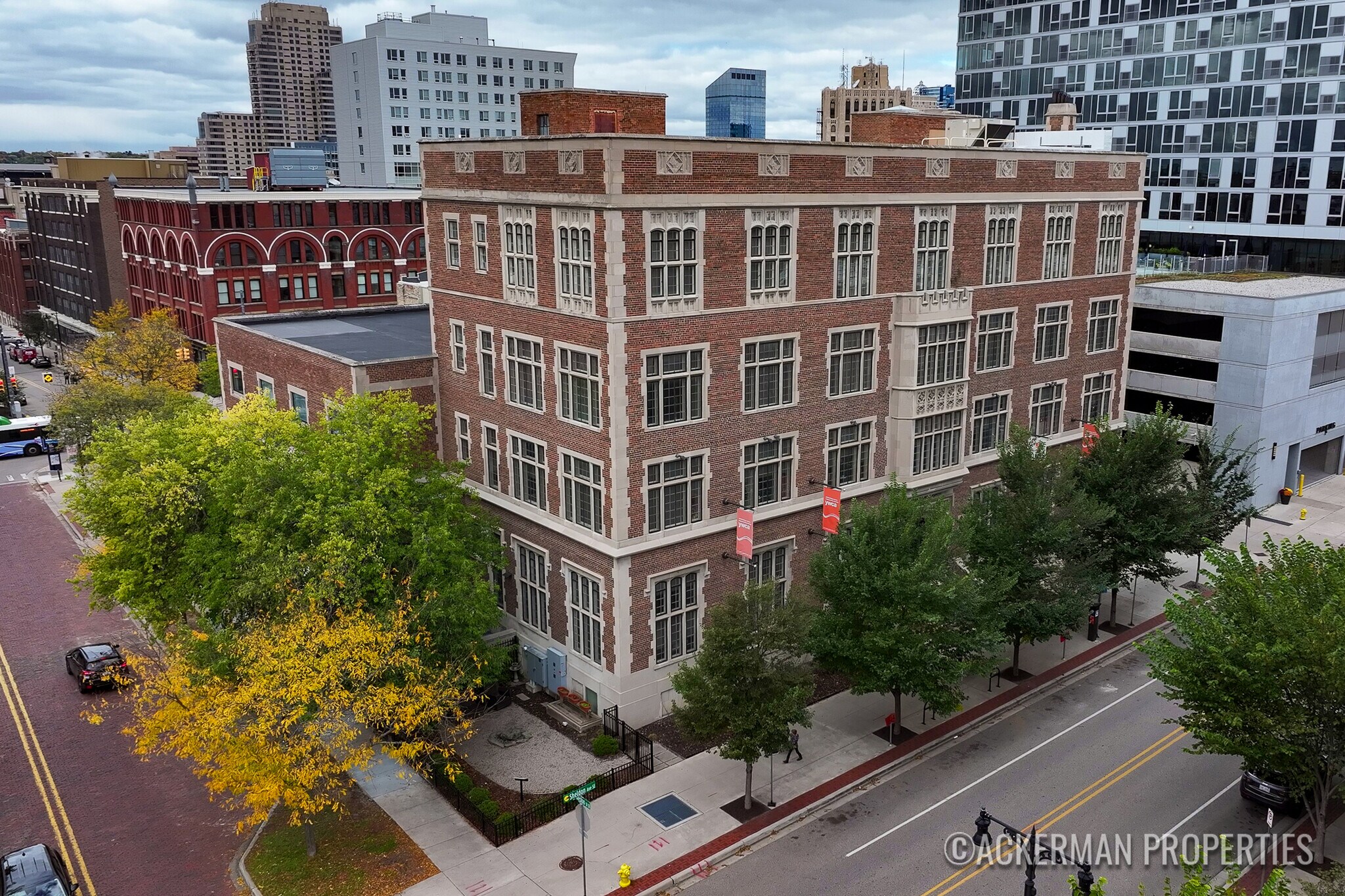 25 Sheldon Ave SE, Grand Rapids, MI à vendre Photo de l’immeuble– Image 1 sur 29