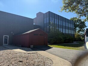 420 Columbus Ave, Valhalla, NY à louer Photo de l’immeuble– Image 2 sur 7