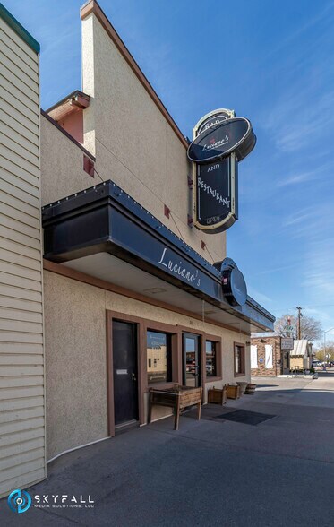 351 Silver St, Elko, NV à vendre - Photo de l’immeuble – Image 2 sur 23