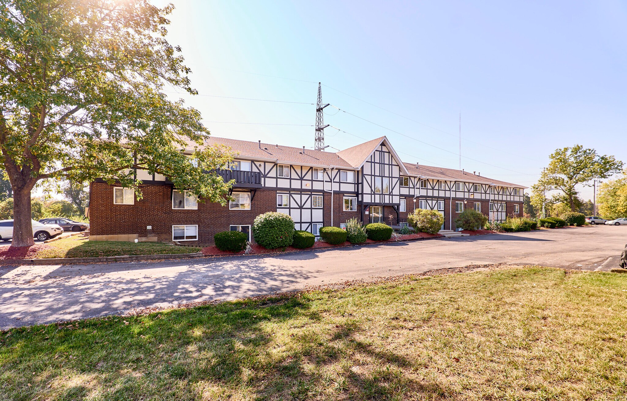 7594 Watson Rd, Saint Louis, MO à vendre Photo principale– Image 1 sur 10