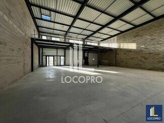 Plus de détails pour Local d'activités à louer