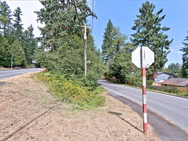 17204 Northup Way, Bellevue, WA à vendre - Photo de l’immeuble – Image 3 sur 30