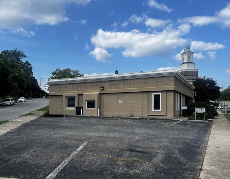 1225 Maple Ave SW, Roanoke, VA à vendre - Photo de l’immeuble – Image 3 sur 17
