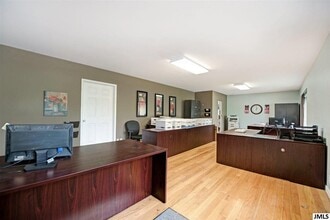 3600 Spring Arbor Rd, Jackson, MI à louer Photo intérieure– Image 2 sur 11
