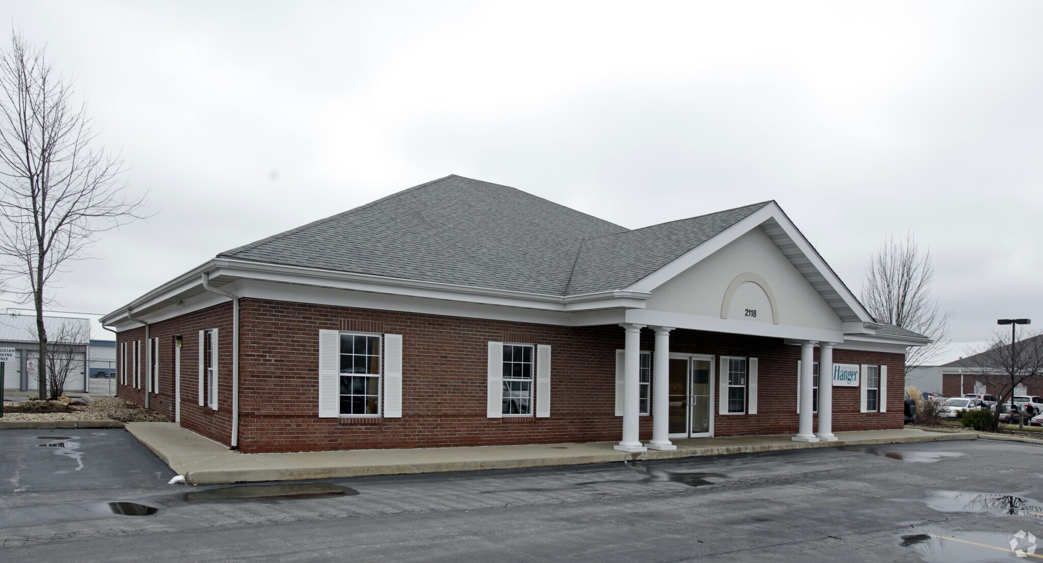 2118 Vadalabene Dr, Maryville, IL à louer Photo principale– Image 1 sur 12