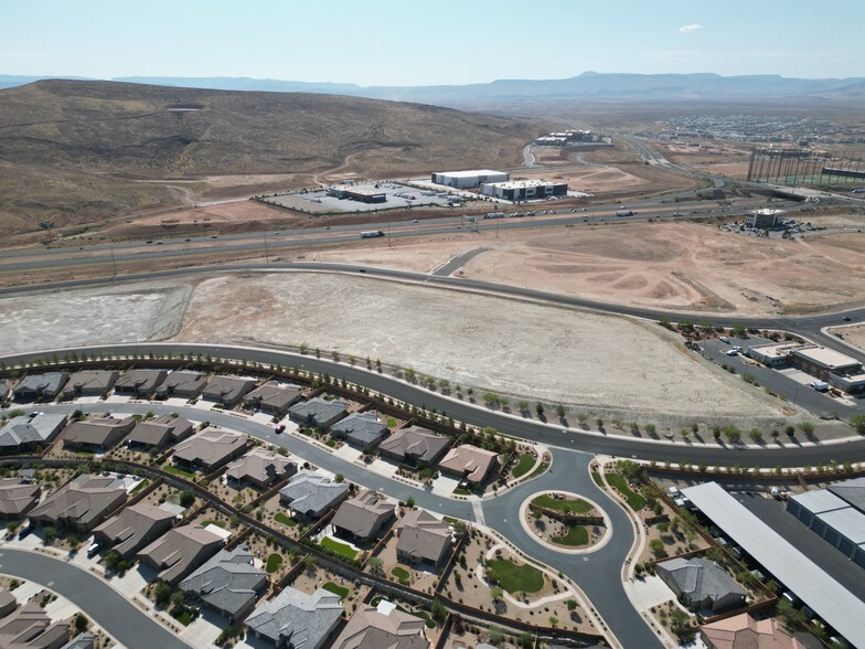 4617 Pioneer Rd, St George, UT à vendre - Photo de l’immeuble – Image 2 sur 11