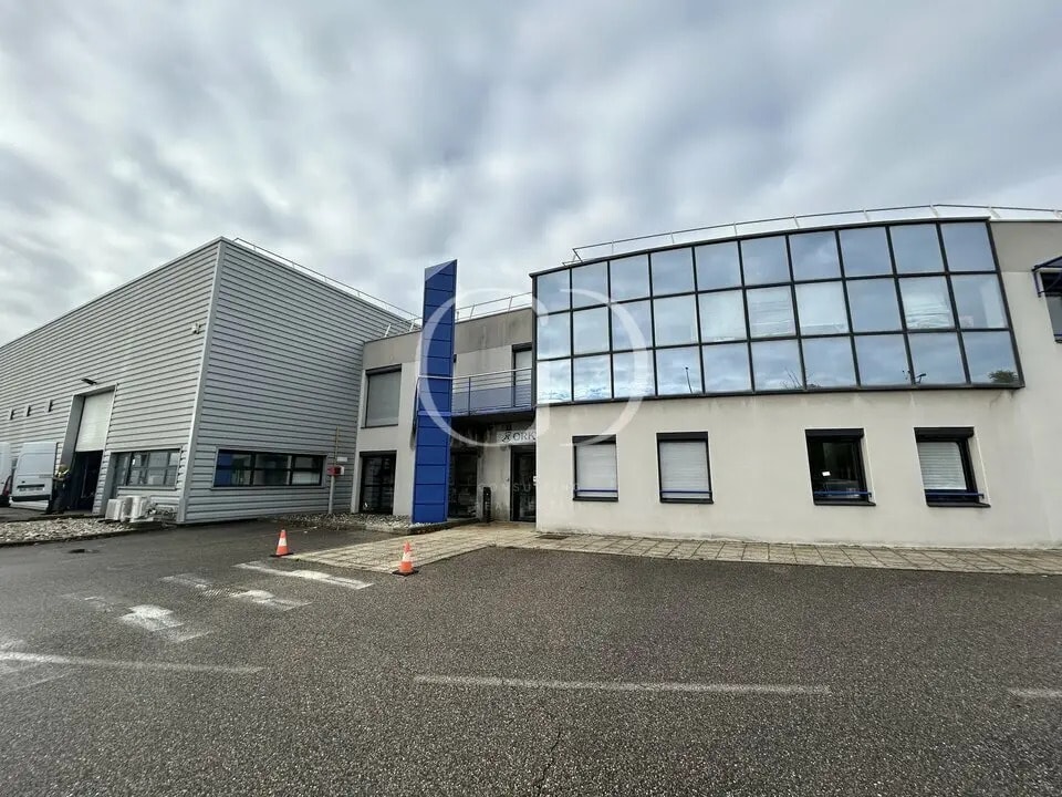 Local d’activités dans Mions à louer Photo de l’immeuble– Image 1 sur 7