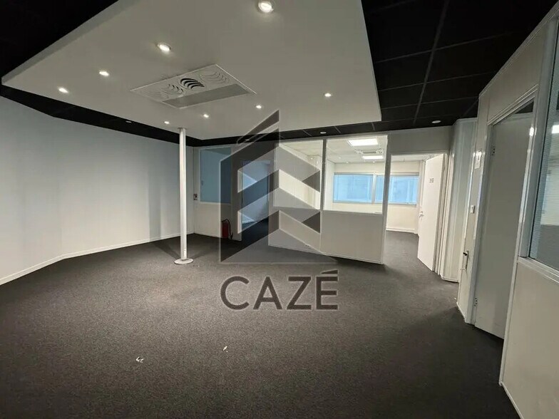 Bureau dans Cenon à louer - Photo intérieure – Image 1 sur 5