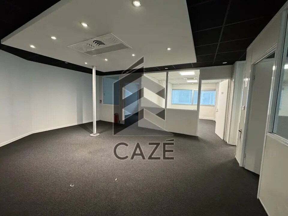 Bureau dans Cenon à louer Photo intérieure– Image 1 sur 6