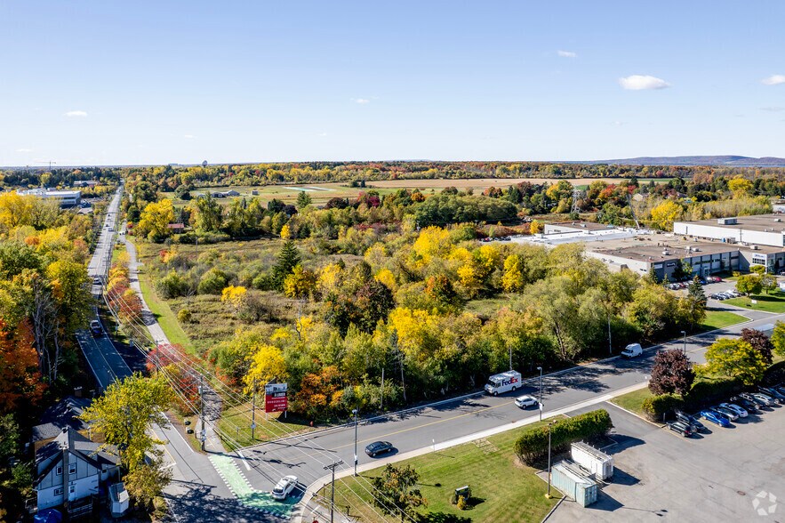 3 St Cedar, Sainte-anne-de-bellevue, QC à louer - Photo de l’immeuble – Image 1 sur 3