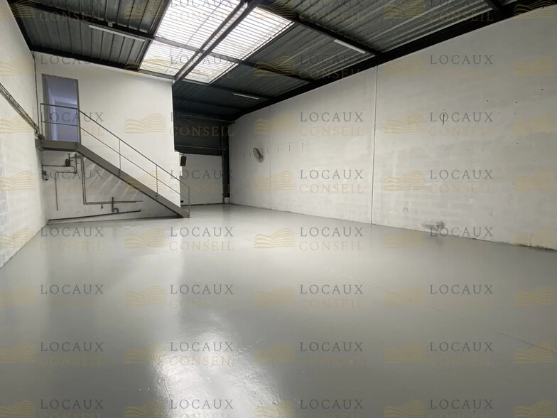 24 Avenue Des Bethunes, SAINT-OUEN-L'AUMONE à louer - Photo de l’immeuble – Image 1 sur 8