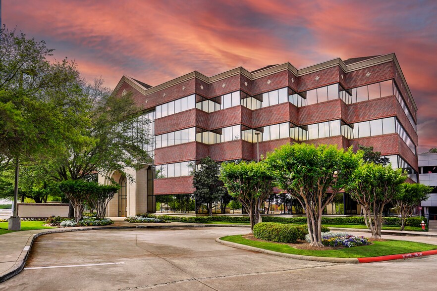 14140 Southwest Fwy, Sugar Land, TX à louer - Photo de l’immeuble – Image 3 sur 11