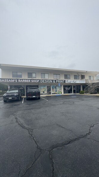 345 W Foothill Blvd, Glendora, CA à louer - Photo principale – Image 2 sur 4