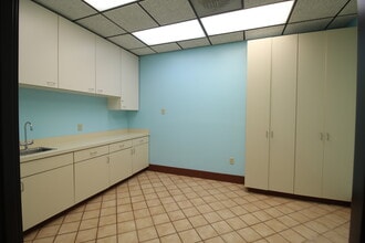 16125 Cairnway Dr, Houston, TX à louer Photo intérieure– Image 2 sur 10