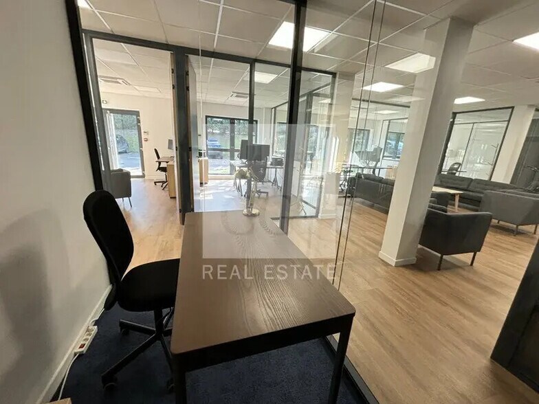 Bureau dans Rillieux-la-Pape à louer - Photo intérieure – Image 3 sur 11