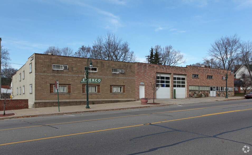 317 N Bridge St, Grand Ledge, MI à vendre - Photo principale – Image 1 sur 2