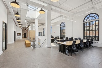 525 Broadway, New York, NY à louer Photo intérieure– Image 1 sur 2