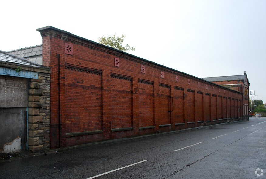 Whalley New Rd, Blackburn à louer - Photo de l’immeuble – Image 2 sur 4