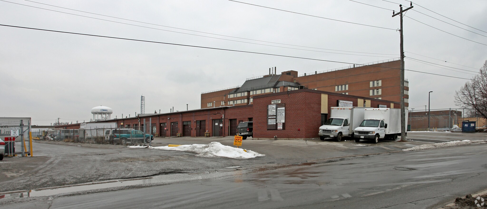 126 Sinnott Rd, Toronto, ON à louer Photo principale– Image 1 sur 13