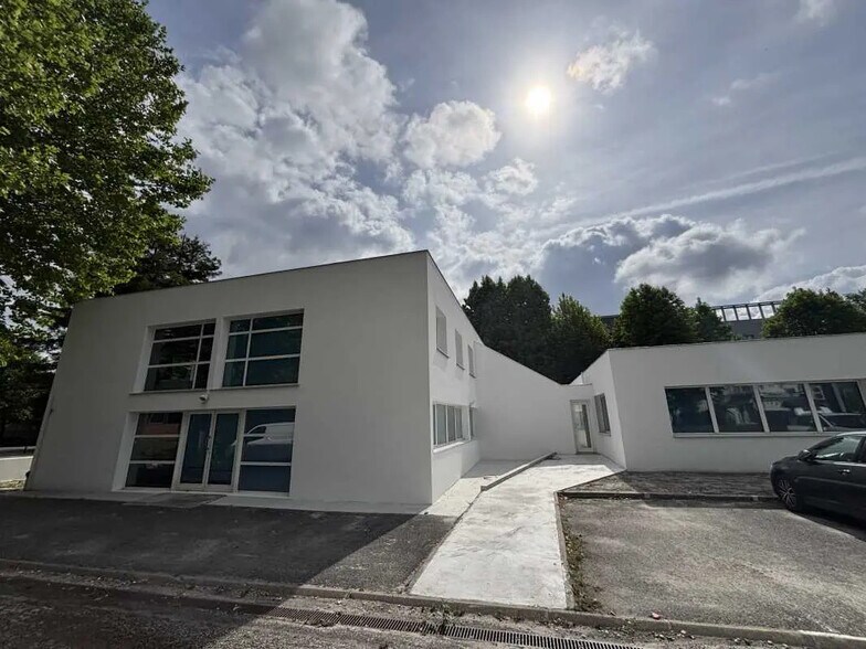 Bureau dans Mérignac à louer - Photo de l’immeuble – Image 2 sur 12