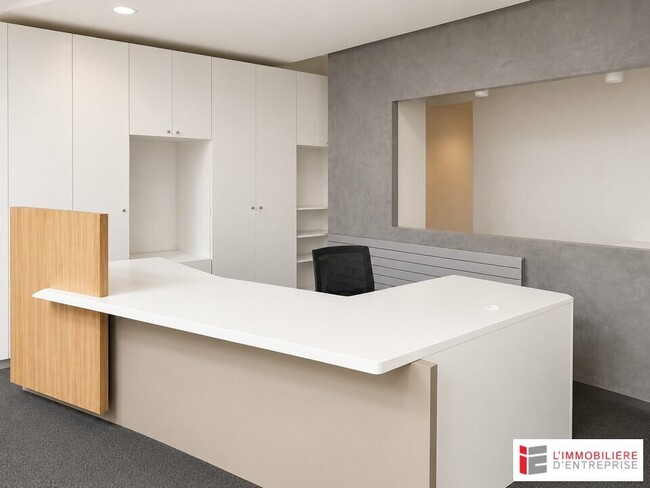 Plus de détails pour Bureau à vendre