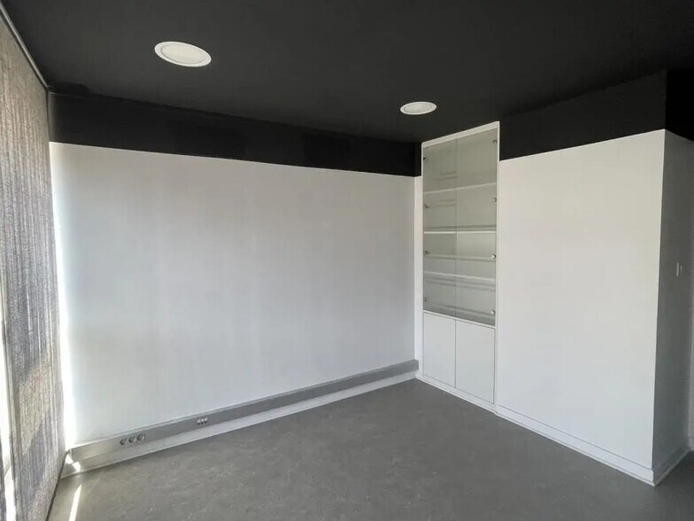 Local commercial dans Vannes à louer - Photo de l’immeuble – Image 2 sur 3