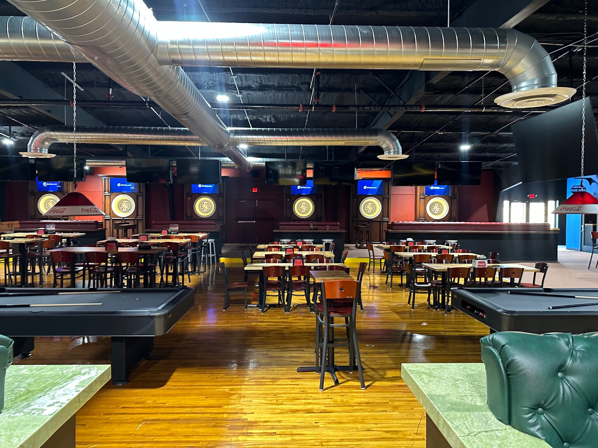 Skate Town Entertainment Venue portefeuille de 2 biens à vendre sur LoopNet.fr Photo de l’immeuble– Image 1 sur 17