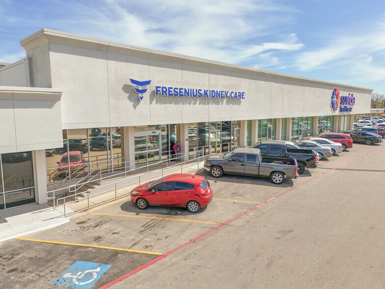 312-428 S Hampton Rd, Dallas, TX à vendre - Photo de l’immeuble – Image 3 sur 6