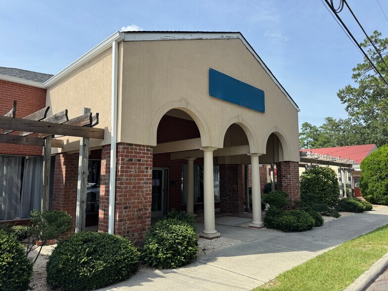 670 SW Broad St, Southern Pines, NC à louer - Photo de l’immeuble – Image 1 sur 22