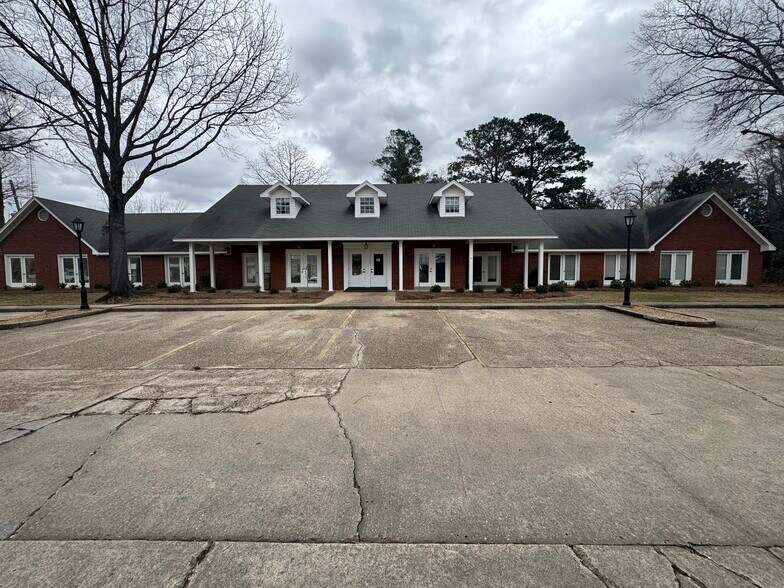 2816 Armand St, Monroe, LA à louer - Photo de l’immeuble – Image 1 sur 23