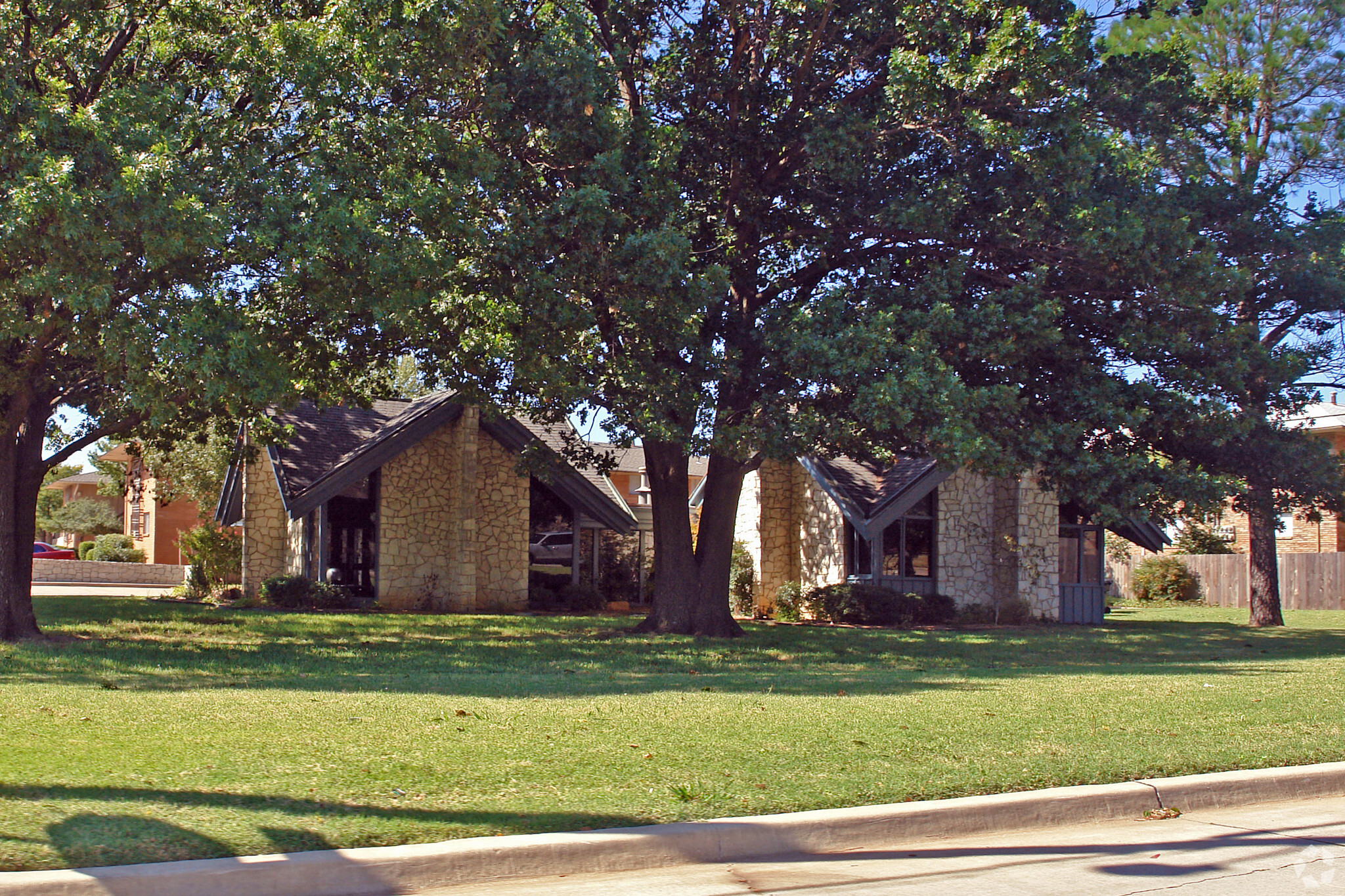 3501 NW 50th St, Oklahoma City, OK à louer Photo de l’immeuble– Image 1 sur 11