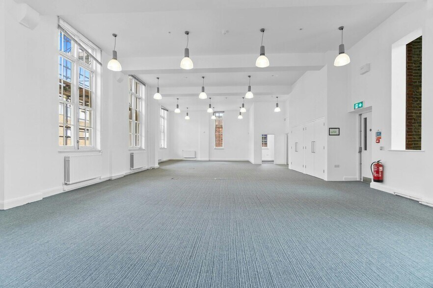 1 Naoroji St, Londres à louer - Photo de l’immeuble – Image 3 sur 20
