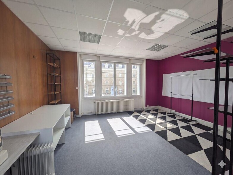 Local commercial dans Vannes à louer - Photo de l’immeuble – Image 3 sur 5